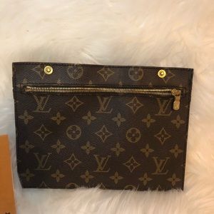 🔥SOLD🔥Randonnee detachable Pouch